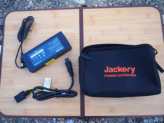 Jackery（ジャクリ）ポータブル電源1000の充電器